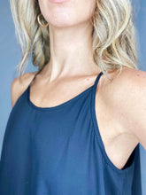 Cargar imagen en el visor de la galería, Tops Básicos o blusitas básicas de mujer. 2 modelos disponibles, escote en "V" y el cuello redondo. vestidores, elegantes, cómodos, fashion, trendy. hechos en seda crepe . producto hecho en Colombia compra online
