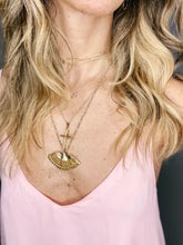 Cargar imagen en el visor de la galería, Tops Básicos o blusitas básicas de mujer. 2 modelos disponibles, escote en "V" y el cuello redondo. vestidores, elegantes, cómodos, fashion, trendy. hechos en seda crepe . producto hecho en Colombia compra online