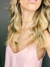 Cargar imagen en el visor de la galería, Tops Básicos o blusitas básicas de mujer. 2 modelos disponibles, escote en "V" y el cuello redondo. vestidores, elegantes, cómodos, fashion, trendy. hechos en seda crepe . producto hecho en Colombia compra online