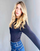 Cargar imagen en el visor de la galería, Body de mujer básico cuello redondo . fashion, trendy, cómodo, cool, elegante y vestidor. acetato, tejido de punto, colores moca, café, Negro y Moca. Hecho en Colombia Compra online