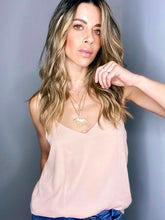 Cargar imagen en el visor de la galería, Tops Básicos o blusitas básicas de mujer. 2 modelos disponibles, escote en "V" y el cuello redondo. vestidores, elegantes, cómodos, fashion, trendy. hechos en seda crepe . producto hecho en Colombia compra online