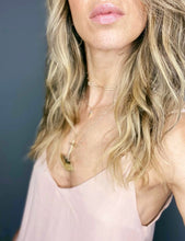 Cargar imagen en el visor de la galería, Tops Básicos o blusitas básicas de mujer. 2 modelos disponibles, escote en "V" y el cuello redondo. vestidores, elegantes, cómodos, fashion, trendy. hechos en seda crepe . producto hecho en Colombia compra online