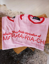 Cargar imagen en el visor de la galería, Camiseta setenteras Flint de mujer cuello redondo. Cool, retro y funky. Disponible en tallas S,M y L. 4 colores azul, rosada, lila y naranja, con rib de colores en cuello y mangas. Frases inspiradas en Paulina de la Mora de la serie Mexicana "La casa de las flores". Fabricada en algodón Peruano. Producto hecho en Colombia. Compra online