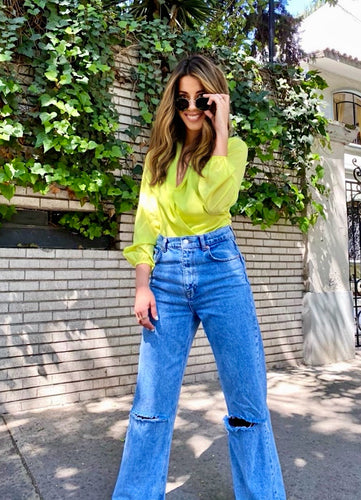 Body de mujer con escote profundo. Bodysuit. fashion, trendy, cómodo, cool, elegante y vestidor, tela chifón, seda chifón, color negro y verde neón, hecho en Colombia Compra online