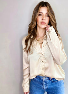Camisa fluída en Satín de mujer. fashion, trendy, cómoda, cool, elegante y vestidora. Hecha en tela Satín. Hecho en Colombia, Compra online