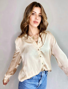 Camisa fluída en Satín de mujer. fashion, trendy, cómoda, cool, elegante y vestidora. Hecha en tela Satín. Hecho en Colombia, Compra online