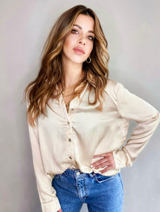 Camisa fluída en Satín de mujer. fashion, trendy, cómoda, cool, elegante y vestidora. Hecha en tela Satín. Hecho en Colombia, Compra online