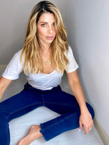 Jeans de mujer prendas básicas clásicas y atemporales , jeans básicos bota recta, jeans bota campana jeans culottes y jeans imitación cuero. Trendy, fashion a la moda compra online