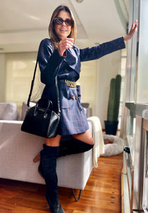 Abrigos de mujer Flint estilo Glam Rock básicos clásicos, elegantes, formales, chic, fashion prendas de lujo, marca colombiana. Principe de Gales, long blazer, clásico, corte inglés forros seda, paño lana italiana, Producto hecho en Colombia. Compra Online