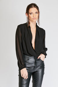 Body de mujer con escote profundo. Bodysuit. fashion, trendy, cómodo, cool, elegante y vestidor, tela chifón, seda chifón, color Negro, hecho en Colombia Compra online